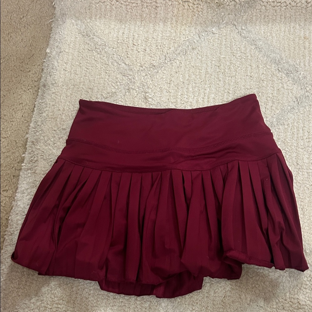 Gold Hinge Pleated Burgundy Skirt